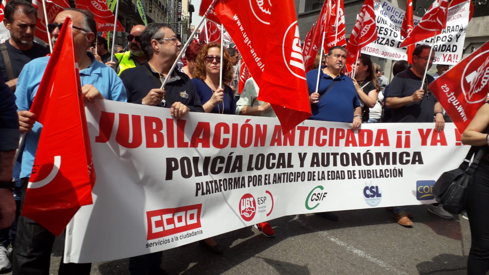 8000 policías piden en Madrid la aplicación efectiva de la jubilación anticipada