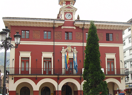 La plataforma sindical del Ayuntamiento de Langreo anuncia movilizaciones ante la falta de negociación.